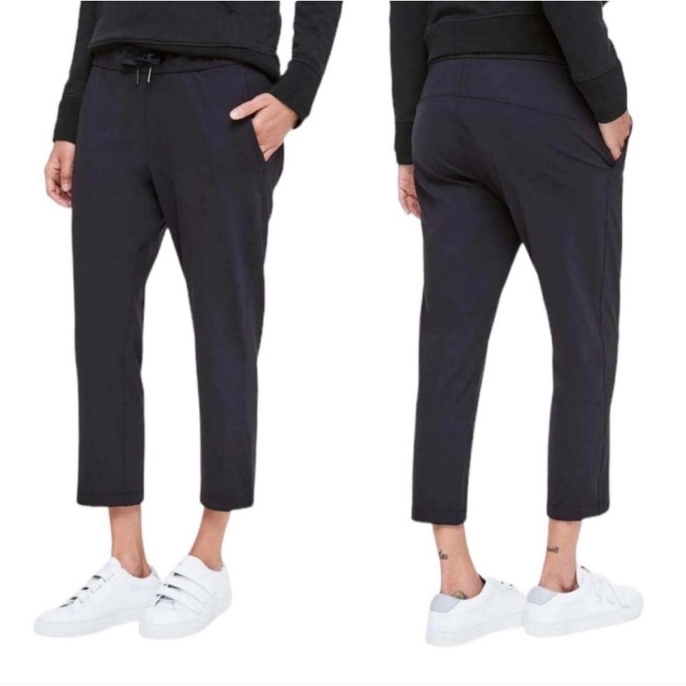 LULULEMON On The Fly Crop Woven Black Pants Size 4